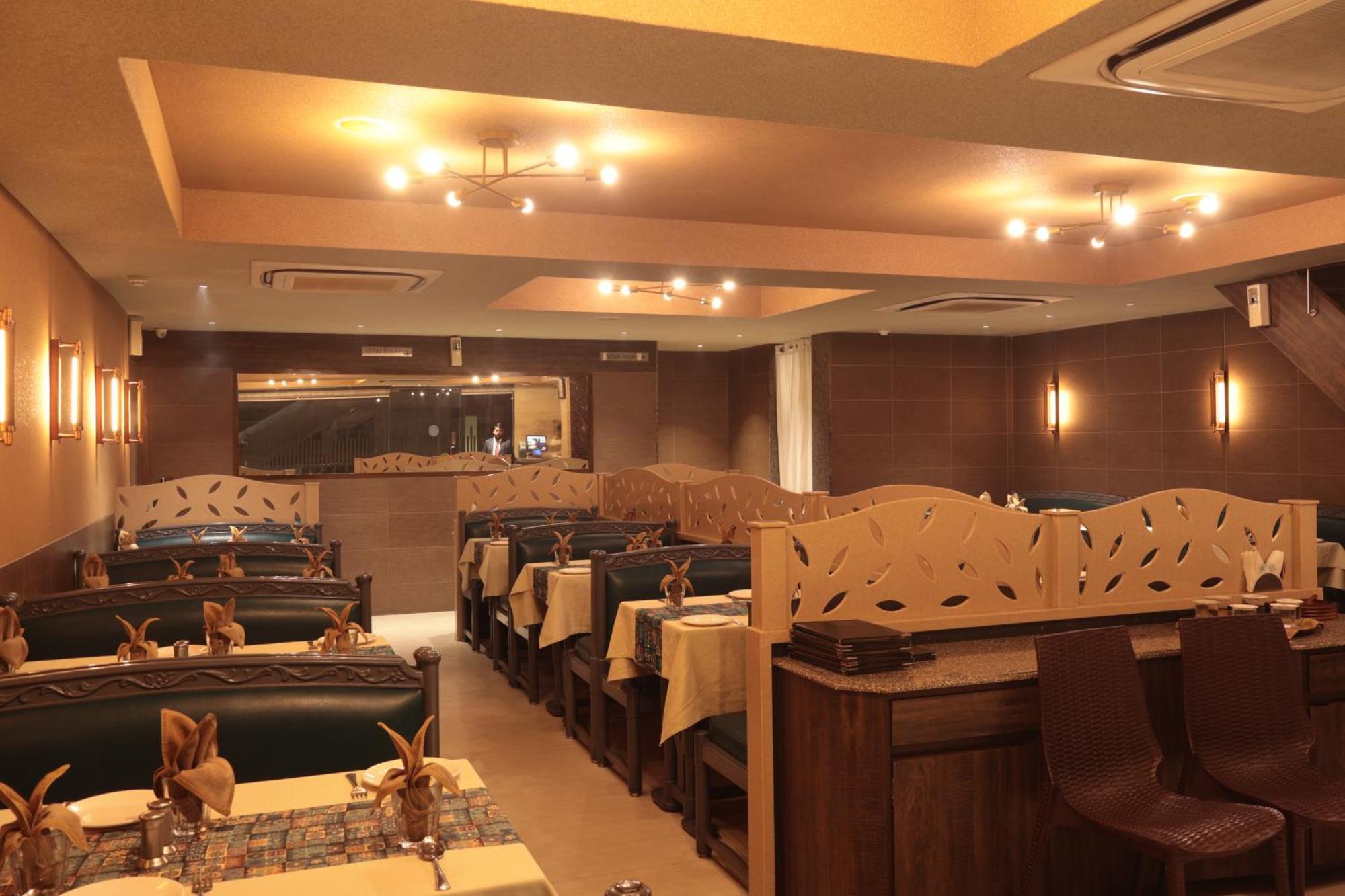 Hotel Kabir Ahmedabad Exteriör bild