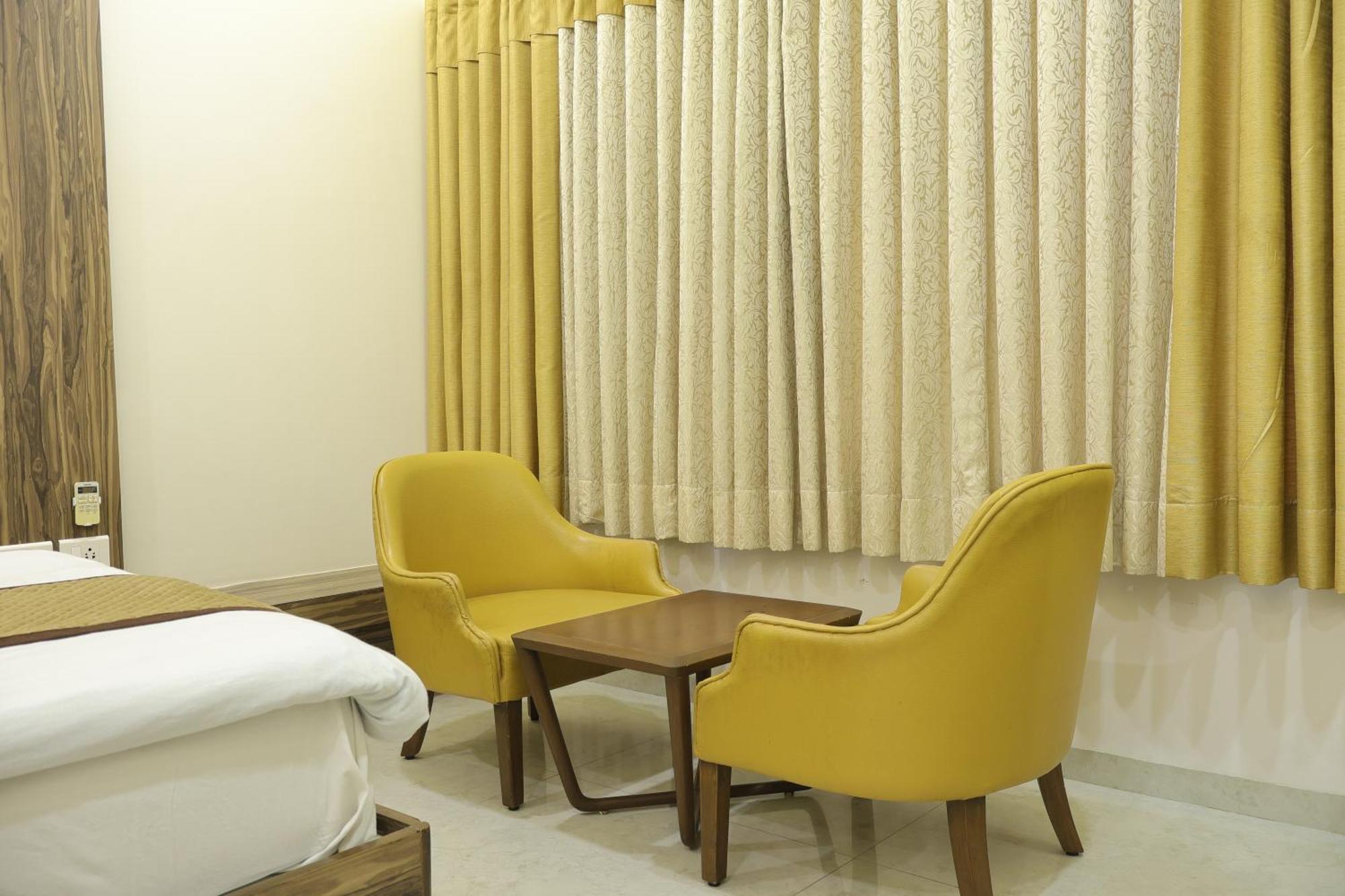 Hotel Kabir Ahmedabad Exteriör bild