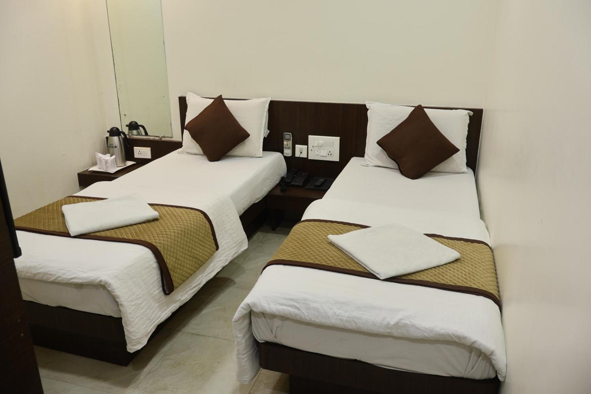 Hotel Kabir Ahmedabad Exteriör bild