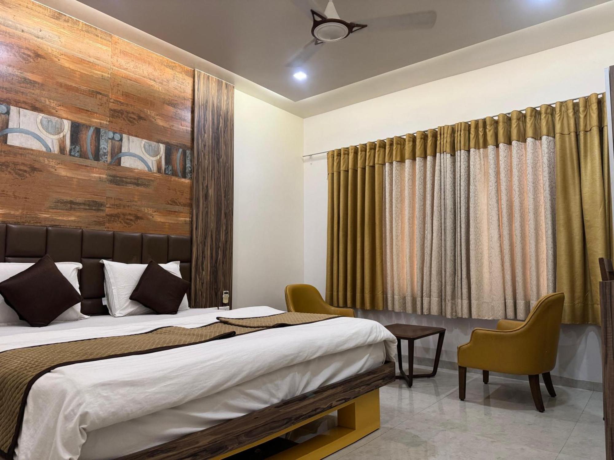 Hotel Kabir Ahmedabad Exteriör bild